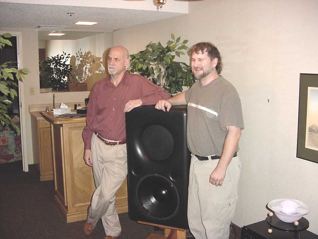 http://greatplainsaudiofest.com/2005/Photos/AudioKinesis_Geddes_Room.jpg